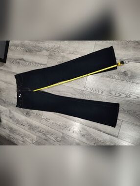 J Brand Black Skinny Jeans with Subtle Contrast Stitching